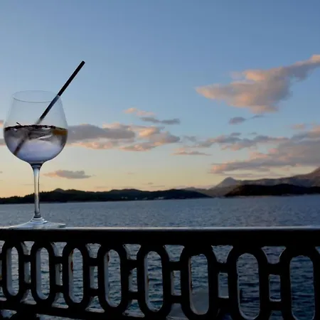 Lejlighedshotel Birimisa Island 4*